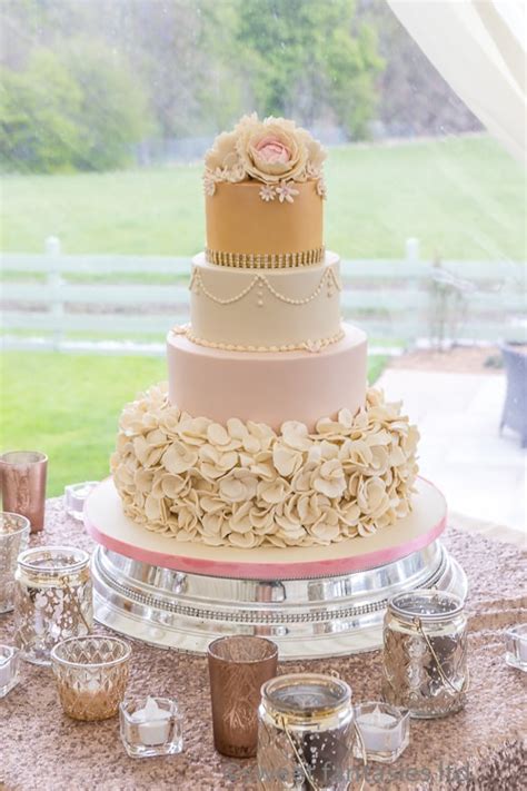 Sugar flower cake company is a wedding cake specialist, based near belfast, northern ireland. 6 Wedding Cake Designs with Flowers - sweet fantasies cakes
