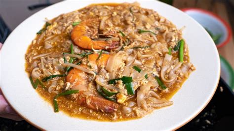 Char kway teow is one of the most popular street dishes in malaysia and singapore. CNN Senaraikan 40 Makanan Paling Top Wajib Cuba Kalau ...