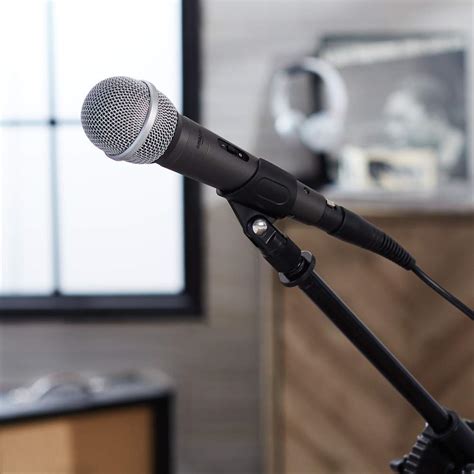 TechAdict ️ AmazonBasics Dynamic Vocal Microphone - Cardioid