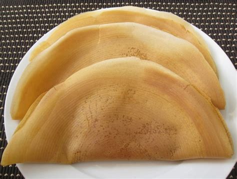 Siapkan teflon dengan api kecil agar tidak gosong. Resep Crepes Sederhana Menggunakan Teflon, Crispy dan Anti Gagal - QUDAPAN