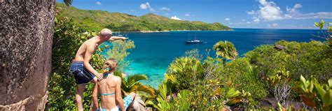 Seychelles (a country in east africa). Seychellerna med segelbåt - ett oförglömligt äventyr