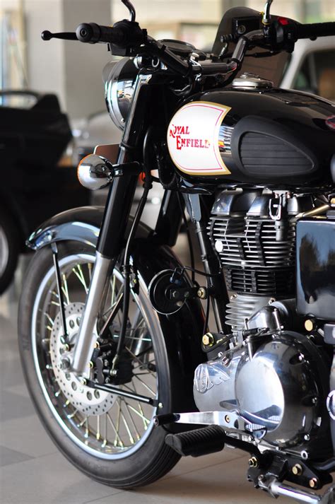 2020 bs6 royal enfield classic 350 black review l on road price. Royal Enfield Classic 350 & 500: The all new Classic 350