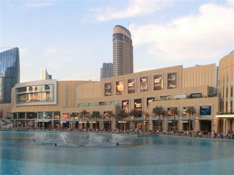 The dubai mall is the biggest mall in dubai. Dubai Mall: Shopping location, attraction, design and ...