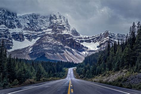 The Ice Fields Parkway In Canada One Of The Most Beautiful Drives On This Planet Tripsmarts