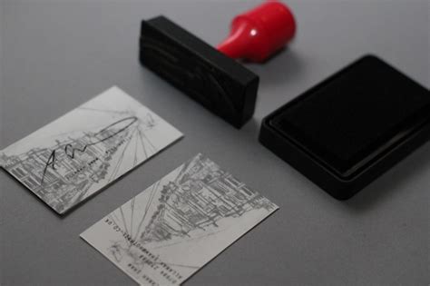 Artist business cards have a unique vibe to it in terms of its functionality. Business Cards of the Week - PaperSpecs