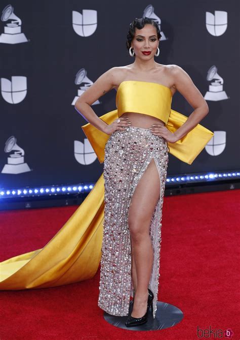 Anitta En La Alfombra Roja De Los Premios Grammy Latino 2019 Alfombra Roja Y Gala De Los