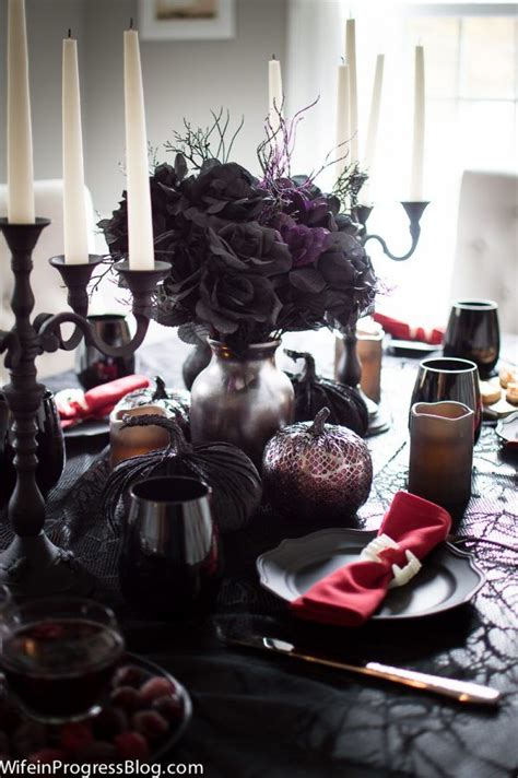 An Elegant Gothic Halloween Table Setting Gothic Halloween Decorations Halloween Table