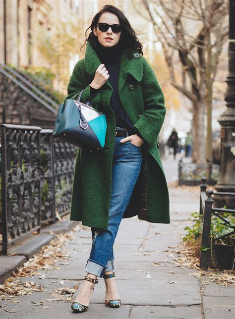 six-winter-outfit-ideas-using-pantone-s-greenery-color-trend