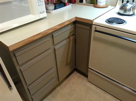 Check spelling or type a new query. foobella designs: Painting Laminate Kitchen Cabinets. Done!