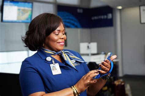 United Is Giving 6000 Airport Employees Iphones To Improve Customer