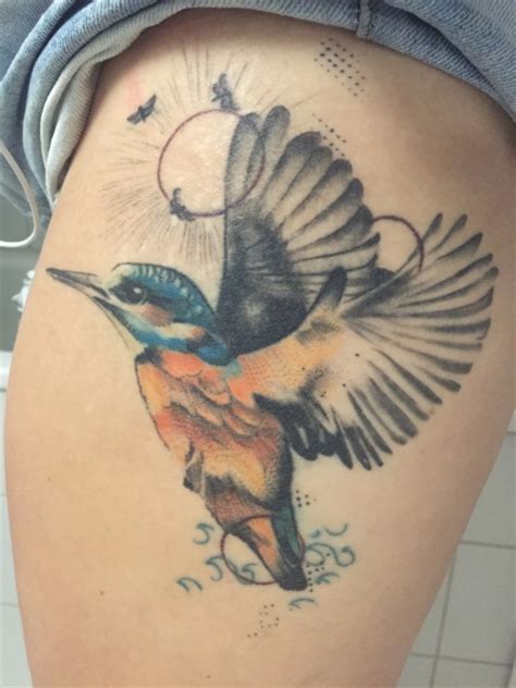 See more ideas about kingfisher, kingfisher tattoo, bird art. Wayalailai: Eisvogel mit grafischen Elementen | Tattoos ...