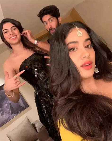 janhvi kapoor has the most special birthday wish for sister khushi kapoor