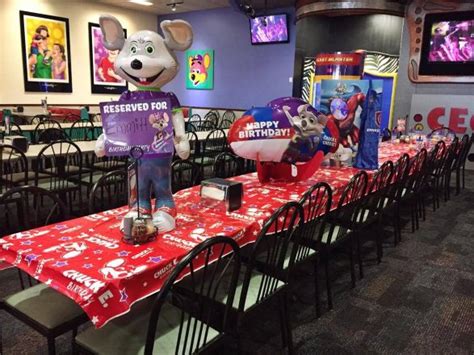Book A Chuck E Cheese Birthday Party And Your Kid Becomes The Star