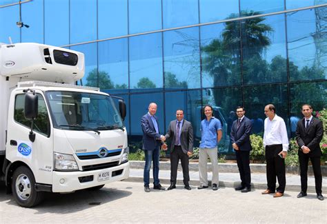 Hino motors middle east fze. Al-Futtaim Motors hands over first Hino 300 Series hybrid truck in UAE - Products And Services ...