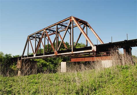 Through Truss Railroad Bridge Over Trinity River East Of Flickr
