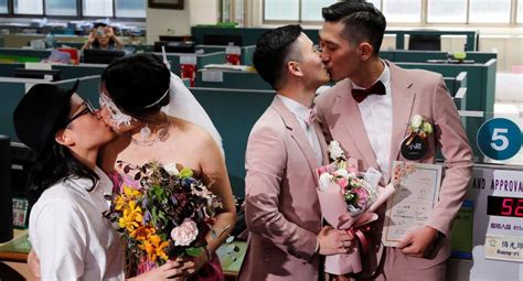 Taiwán Registra Los Primeros Matrimonios Homosexuales En Jornada Histórica En Asia Fotos