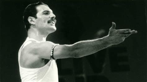Today In History November 24 1991 Rock Star Freddie Mercury Of Queen