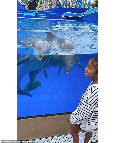 Vanessa Bryant Spends A Fun Filled Sunday At Seaworld With Her Two