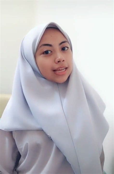 Pin By Entertainment96 On Baju Untuk Dipakai In 2021 Girl Hijab