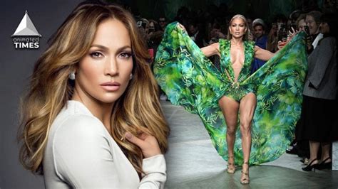 Jennifer Lopez Stuns In Her Iconic Versace Gown At Milan Fashion Week Ph