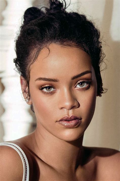 Pin By Tracy On Beautiful Black Women Rihanna Makeup Rihanna Looks