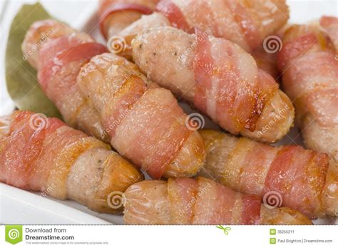 A collection of delicious christmas dinner recipes, from tips to help you perfect your roast turkey with all the trimmings to alternative christmas meal ideas including christmas goose, vegetarian showstoppers and luxurious salmon recipes. Pigs in Blankets stock image. Image of cocktail, cuisine ...