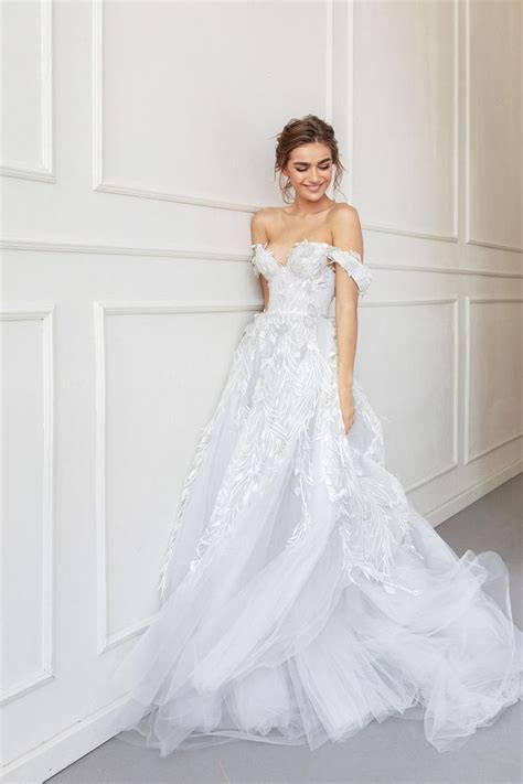 Wedding Dress Margaret With Long Train And Off The Shoulder Straps By