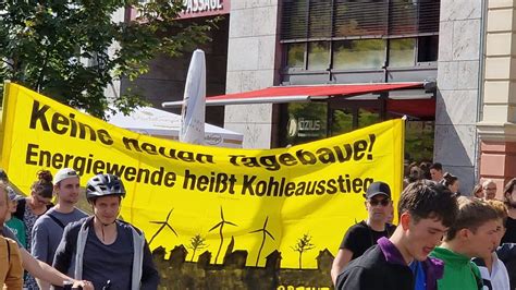 Hunderte Teilnehmer Bei Klima Demo Von „fridays For Future In Halle