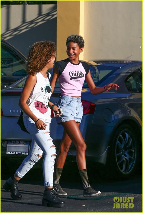 Willow Smith Gets Into A Serious Laughing Fit At Lunch Photo 3202439 Willow Smith Pictures