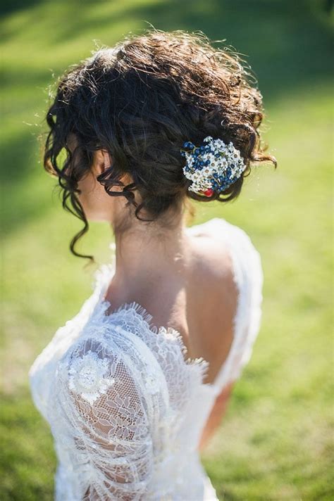 This style is about sophistication. 33 Modern Curly Hairstyles That Will Slay on Your Wedding ...