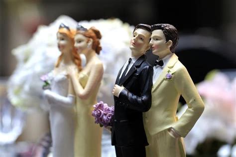 Aux Pays Bas Lanniversaire Du Premier Mariage Homosexuel Du 05 Avril