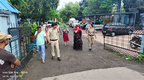 sex racket busted in indore s khajrana 6 women arrested इंदौर के खजराना में सेक्स रैकेट का