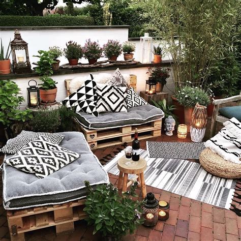 24 Cheap Backyard Makeover Ideas Youll Love Extra Space Storage