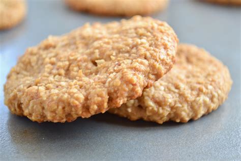 This inexpensive, smooth spread is gently balanced with sugar and salt for a classic nutty flavour reminiscent of peanut butter brittle. No Added Sugar Peanut Butter Oatmeal Cookies