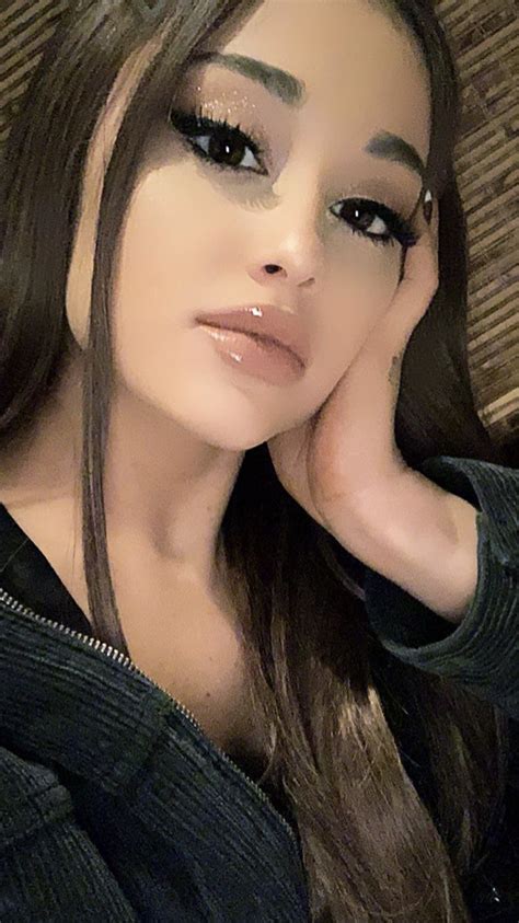Ariana Grande Instagram Profile Picture