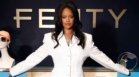 Rihanna Lance La Première Gamme De Parfum Fenty Hip Hop Corner Actu