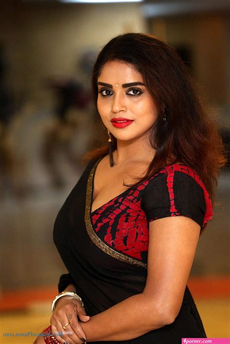 Indian Hot Aunty Saree Clevege Pic 4porner