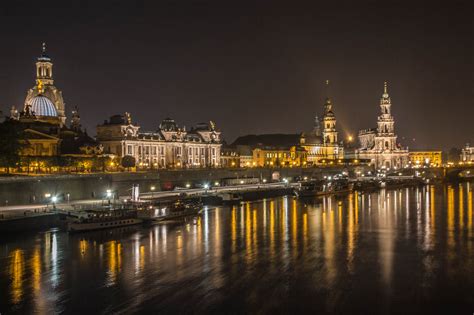 Nacht is the german and dutch word for night. Dresden bei Nacht | 5 lohnenswerte Fotospots rund um die ...