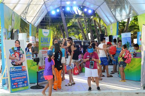 Smart 'Live All Out' takes over Boracay with biggest Labor ...