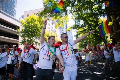 photos seattle celebrates at 2016 pride parade komo