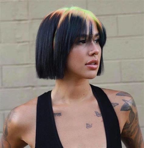 The Colored Roots Hair Color Trend Makes The Grow Out Process Fun Fashionisers© Colored Hair