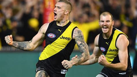 Martin jugando para richmond en 2017. Dustin Martin: The little blue book that inspired a ...
