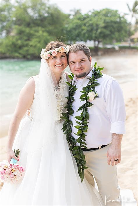 The halekulani hotel on oahu provides the perfect backdrop for refined photography and is dedicated to giving you service of the highest standards. Forever Together ~ Jessica & Justin's Oahu Venue Wedding