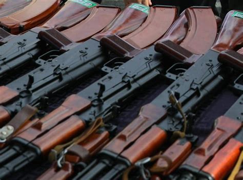 El Fabricante De Armas Kaláshnikov Enseñará A Periodistas Rusos A Usar Armas Para Su Defensa