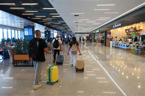 35 voos foram impactados pelo fechamento do Aeroporto de Florianópolis