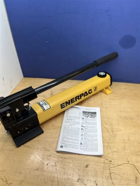 ENERPAC P392 TWO SPEED Hydraulic Hand Pump 700 Bar 10 000 PSI USA Made
