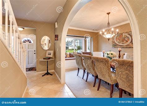 Arched Entry To Elegant Formal Dining Room Stock Image Image Of