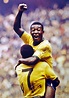 Pelé, la leyenda del fútbol brasileño celebra su aniversario 79 - Qué ...