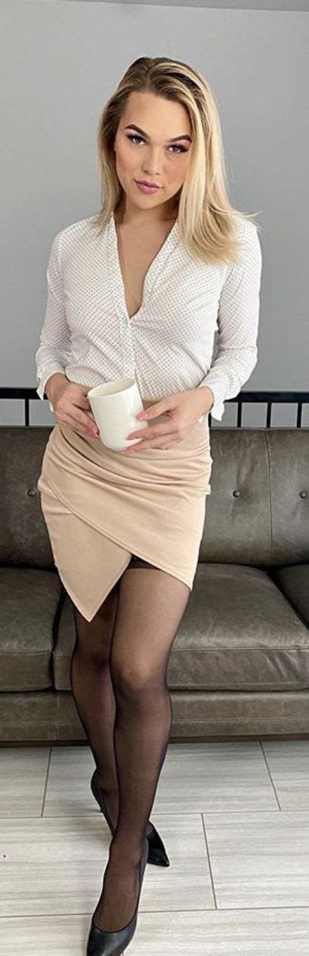 Emma Rose Tgirls Crossdressers Transgender Hosiery Beautiful Women Mini Skirts Booty