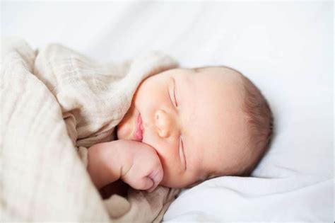 50 Newborn Photography Ideas Best Tips And Tricks Allthingshair